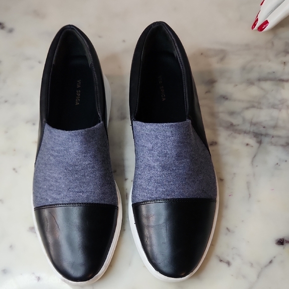 Via Spiga Morgan Black and Gray Slip-On Shoes Sz 8 - Picture 8 of 8